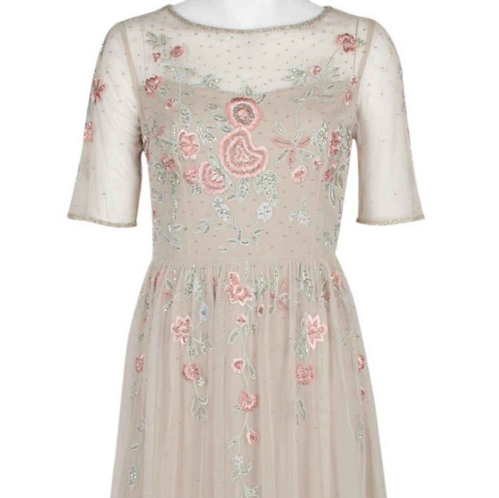 🍒NWT🍒 ADRIANNA PAPELL BEADED NUDE DRESS